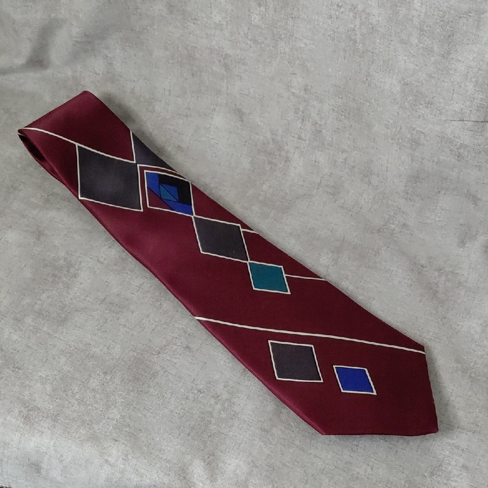Beautiful Henry Grethel Silk Burgundy Geometric Tie